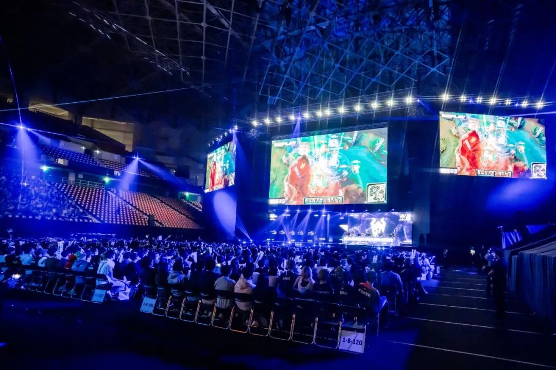 锋线前点与
